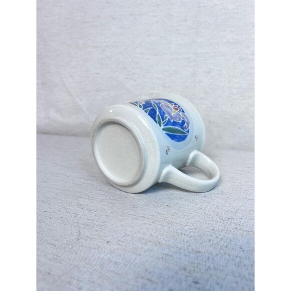 Hand-Painted Iris‎ Mug | Studio Pottery Coffee Cup | Floral Ceramic Drinkware - Picture 6 of 8